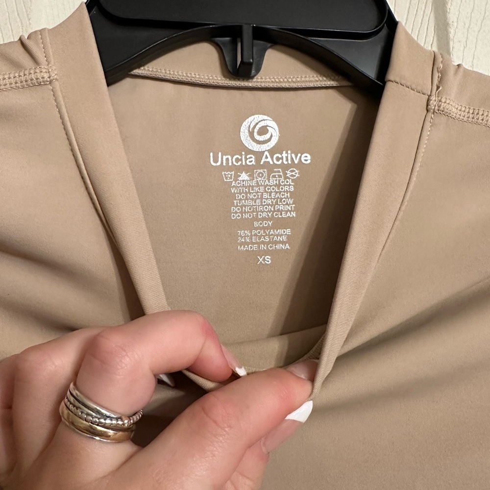 Uncia Active Tan Set - Picture 5 of 6